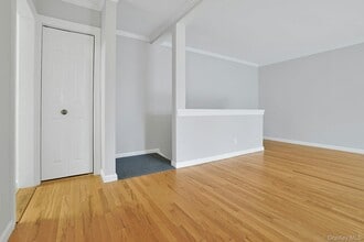 580 Bedford Rd in Pleasantville, NY - Building Photo - Building Photo