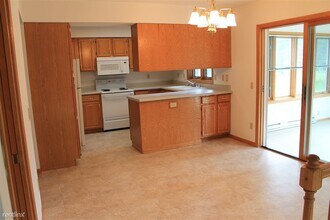 5699 Wilshire Dr in Fitchburg, WI - Building Photo - Building Photo