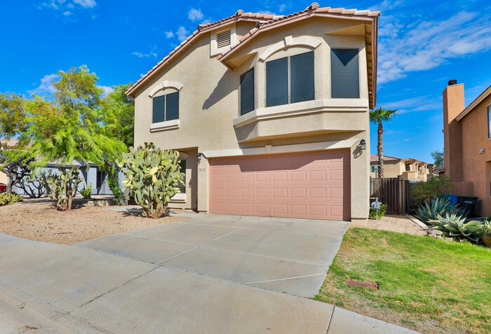 2018 E Escuda Rd in Phoenix, AZ - Building Photo