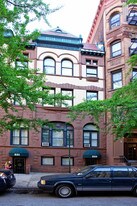 329 W 85th St in New York, NY - Building Photo