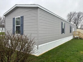 2121 Panhandle Rd in Delaware, OH - Building Photo