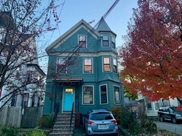20 Pleasant Ave, Unit 1 in Somerville, MA - Building Photo