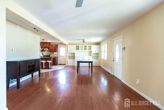 188 Loring Ave in Edison, NJ - Building Photo - Building Photo