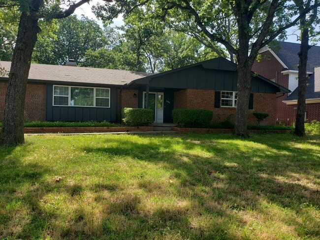 property at 204 S Morrison Dr
