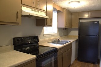 2714 Clayton Dr NW in Huntsville, AL - Building Photo - Building Photo