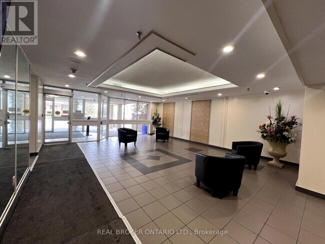 400-1400 McLevin Ave in Toronto, ON - Building Photo - Building Photo