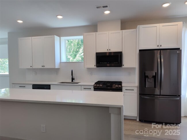 1037 Wesley Terrace Ave in Charlotte, NC - Building Photo - Building Photo