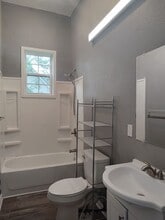 323 N Ash St in Nevada, MO - Building Photo - Building Photo