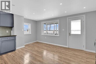 8031 Riverside Dr E in Windsor, ON - Building Photo - Building Photo