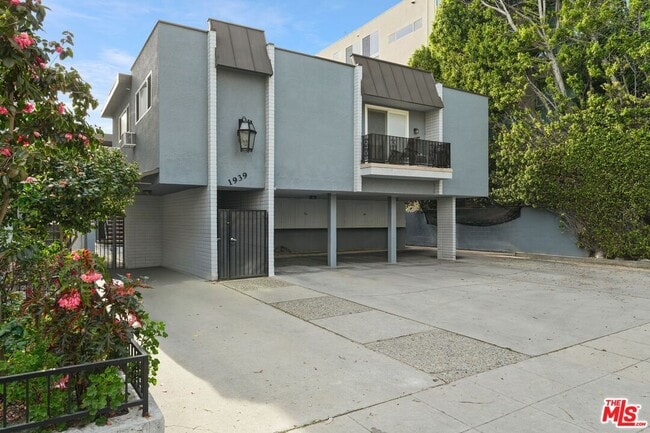 property at 1939 Selby Ave