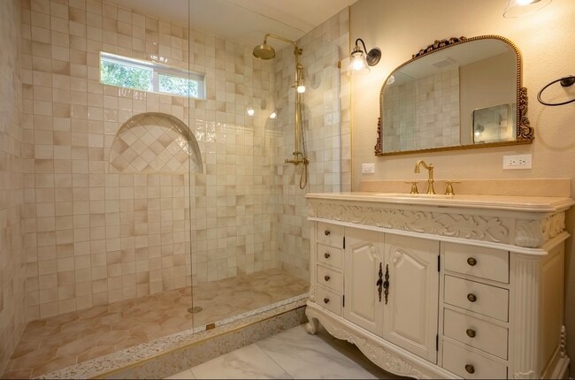 property at 3219 Sumac Rd