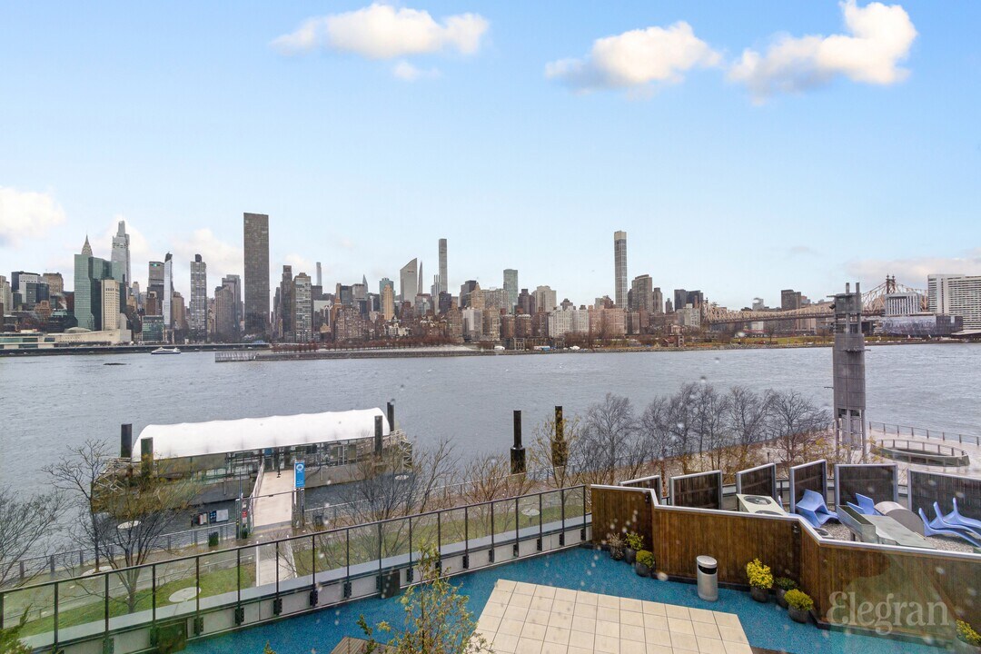 4540 Center Blvd-Unit -APT 406 in Queens, NY - Building Photo