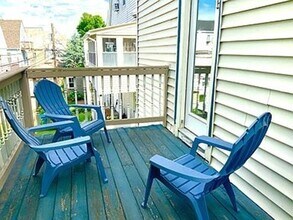 33 Ossipee Rd in Somerville, MA - Building Photo - Building Photo