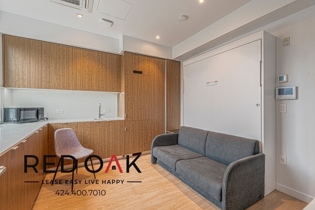 11649 Mayfield Ave, Unit 3C in Los Angeles, CA - Foto de edificio - Building Photo