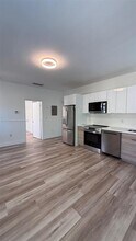 729 Meridian Ave in Miami Beach, FL - Building Photo - Building Photo