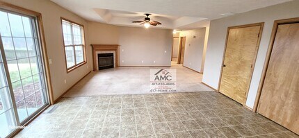 2976 E Morris St in Republic, MO - Foto de edificio - Building Photo