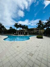 6521 Emerald Dunes Dr in Royal Palm Beach, FL - Building Photo - Building Photo