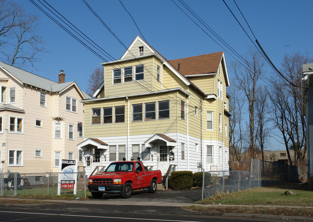 294-296 Tolland St in East Hartford, CT - Building Photo