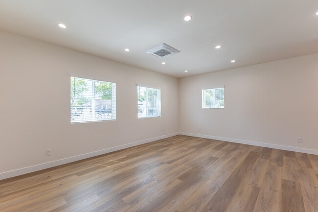 10344 Dempsey Ave, Unit 1 in Los Angeles, CA - Building Photo - Building Photo