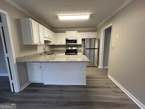 1014 Kathleen Ct in Roswell, GA - Building Photo - Building Photo