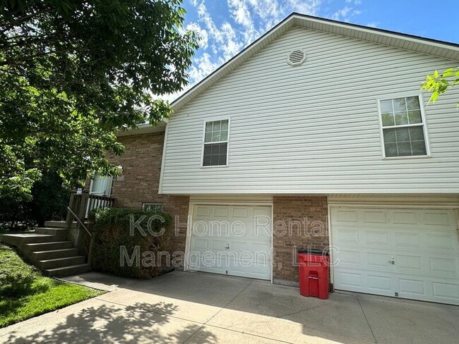 709 SE Drew Ct in Blue Springs, MO - Building Photo - Building Photo