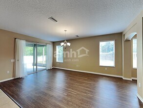 7512 Tangle Bend Dr in Gibsonton, FL - Building Photo - Building Photo