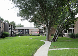 Ranch at Rolling Brook in Baytown, TX - Building Photo - Building Photo