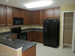 8208 White Falls Blvd in Jacksonville, FL - Building Photo - Building Photo