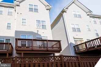 170 Barrett Pl in Alexandria, VA - Building Photo - Building Photo
