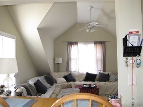 40 Morton Ave-Unit -2nd Fl in East Rockaway, NY - Foto de edificio - Building Photo
