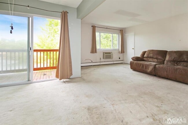 4 Lake Ave in East Brunswick, NJ - Building Photo - Building Photo