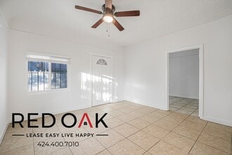 7404 S Figueroa St in Los Angeles, CA - Building Photo - Building Photo