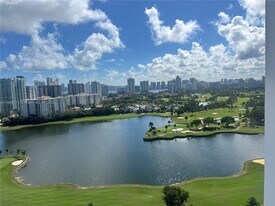 3625 N Country Club Dr in Aventura, FL - Building Photo