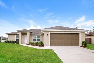 3105 14th St W in Lehigh Acres, FL - Building Photo