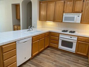 1892 Santa Ines St in Roseville, CA - Building Photo - Building Photo