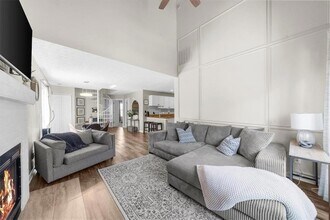 820 Camelon Ct in Alpharetta, GA - Foto de edificio - Building Photo