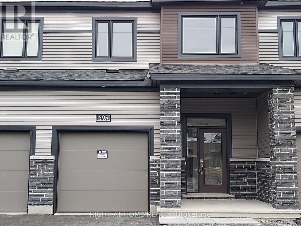 595 Lilith St in Ottawa, ON - Building Photo