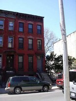 180 E 111th St in New York, NY - Building Photo