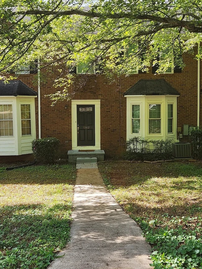 property at 1312 Warsaw Rd