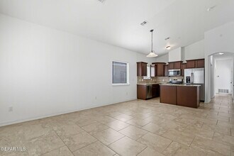 14373 Tobe Davis Dr in Horizon City, TX - Building Photo - Building Photo