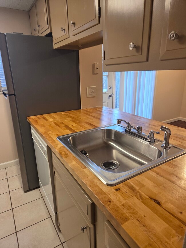 524 Mercer Rd in Butler, PA - Building Photo - Building Photo