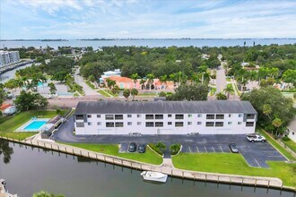 2124 N Tamiami Trl in Sarasota, FL - Building Photo - Building Photo