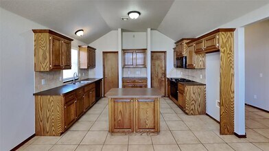 2212 NW 157th Terrace in Edmond, OK - Building Photo - Building Photo