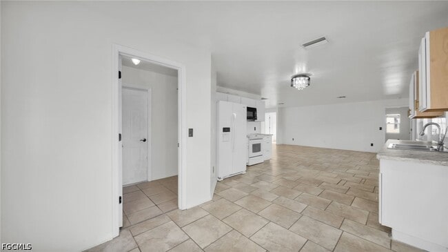 918 Acroft Ave in Lehigh Acres, FL - Building Photo - Building Photo