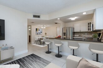 3000 NE 5TH TE-110-A in Wilton Manors, FL - Building Photo - Building Photo