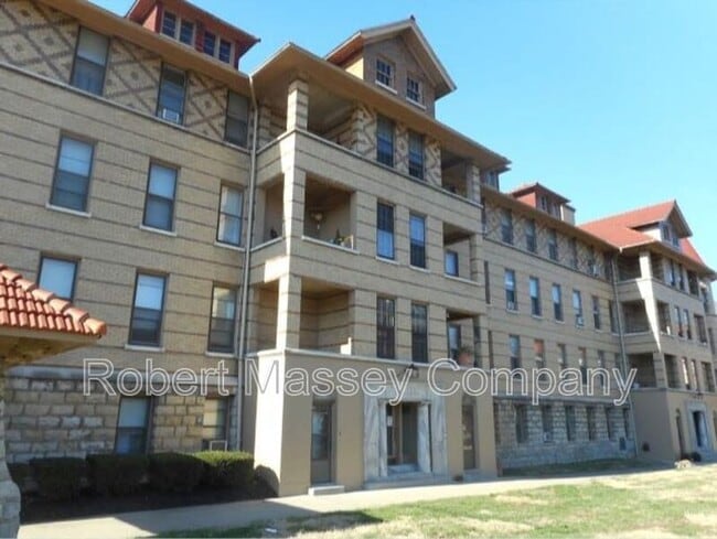 property at 2014 Cherokee Pkwy