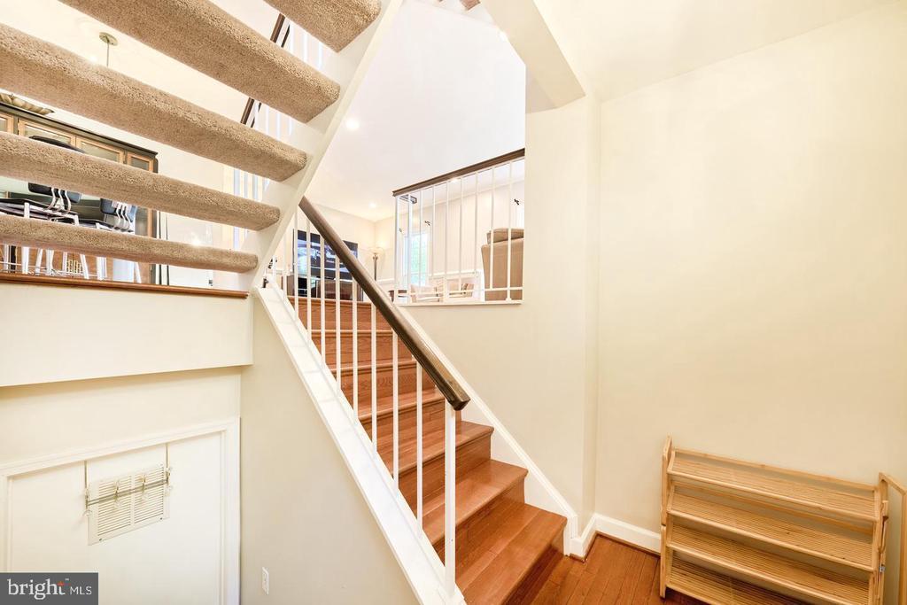 4235 Sleepy Lake Dr in Fairfax, VA - Building Photo