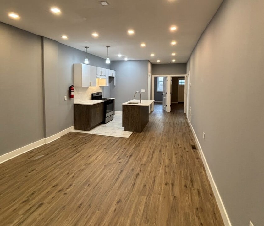 812 Clinton Ave in Newark, NJ - Building Photo