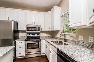 1114 Poplar Hollow Dr in La Vergne, TN - Building Photo - Building Photo