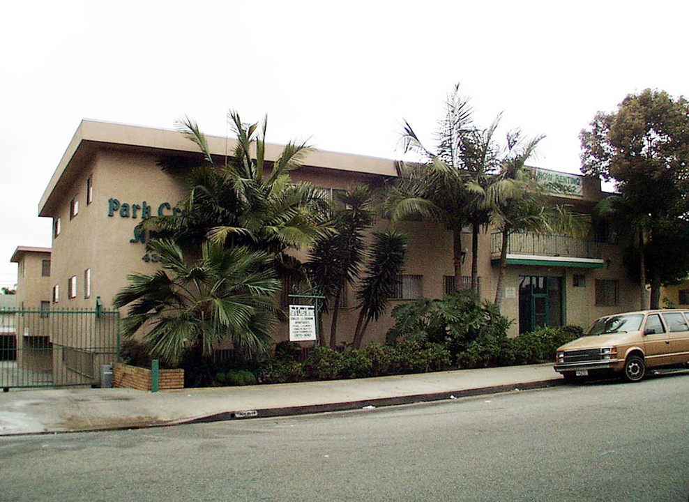 Park Crest Arms in Hawthorne, CA - Building Photo